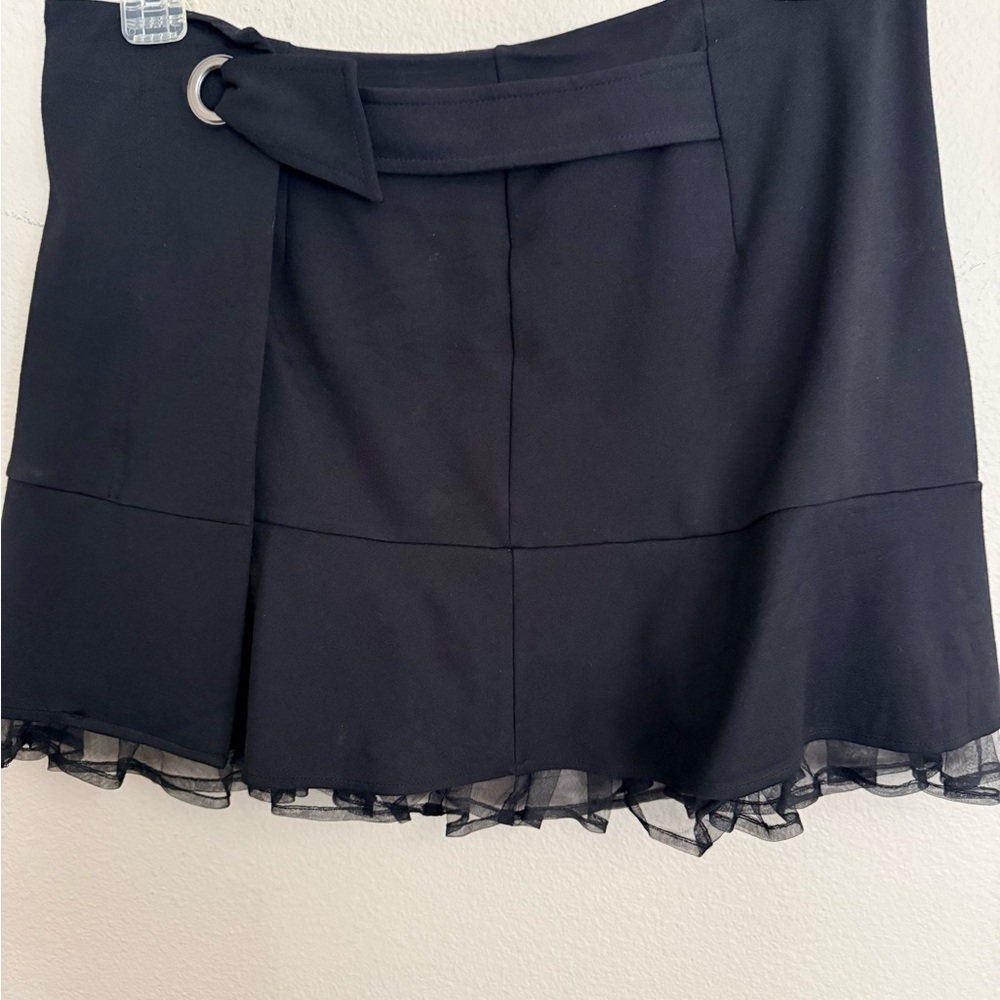 Free Press Black Clothing Label